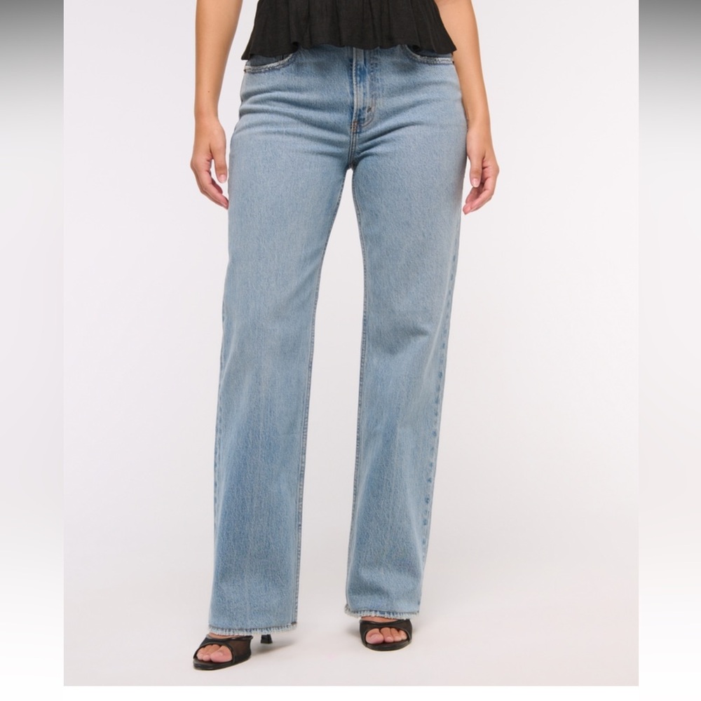 Curve Love High Rise 90s Relaxed Jean - Picture 2 of 7